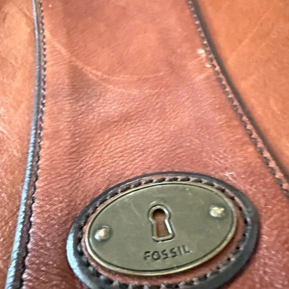 Fossil Vintage Reissue Brown and Tan Leather Shoulder Bag Distressed - Picture 12 of 16